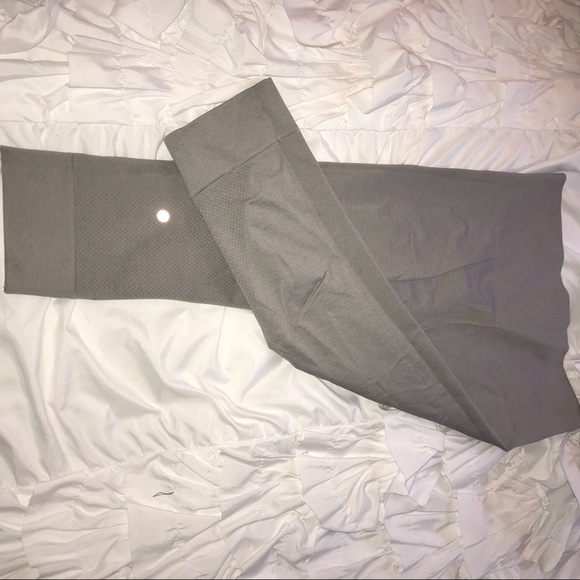 LULULEMON CROPPED LEGGINGS - Picture 2 of 4